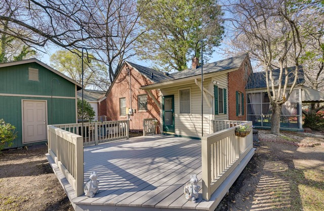 Quaint Goldsboro Home w/ Screened-In Porch!