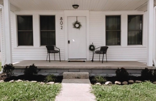 Quaint home in Manchester, TN Oakdale Cottage is a cozy place to rest your head