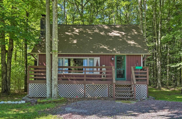 Quaint Lake Cottage w/ Pool + Beach Access!
