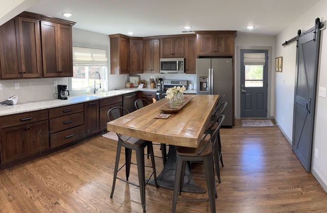 Quaint,newly remodeled country home in the beautiful rolling hills of Kentucky!