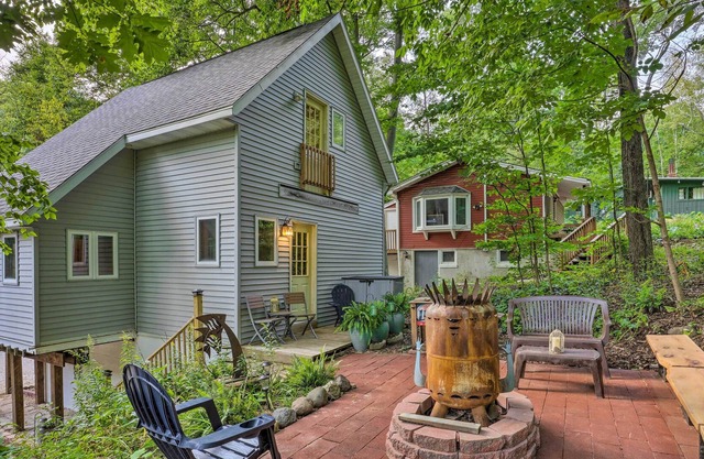 NEW! Quaint Plymouth Cabin - 1 Mi to Road America!