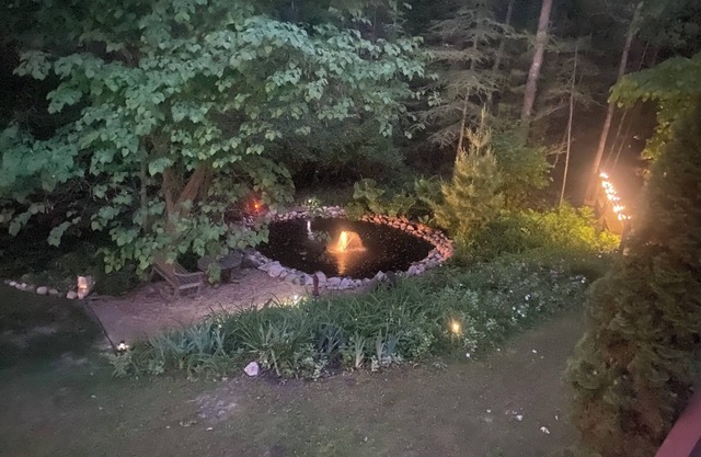 30 mins. from Traverse City! Quaint retreat. Perfect for two, centrally located.