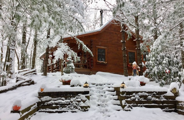 Pittoresque, cabane privée sommet d'une montagne retraite