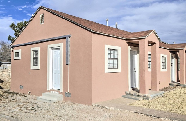 NEW! Quaint Roswell Retreat ~ 1 Mi to Main Street!