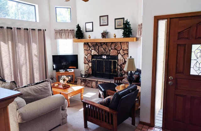 Quality Hill Resort Villa, Unit 30, communauté de villégiature parmi les grands pins