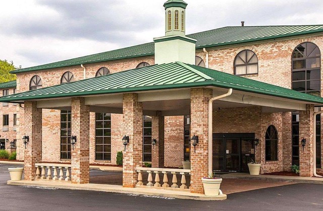 Quality Inn & Suites Cincinnati I-275