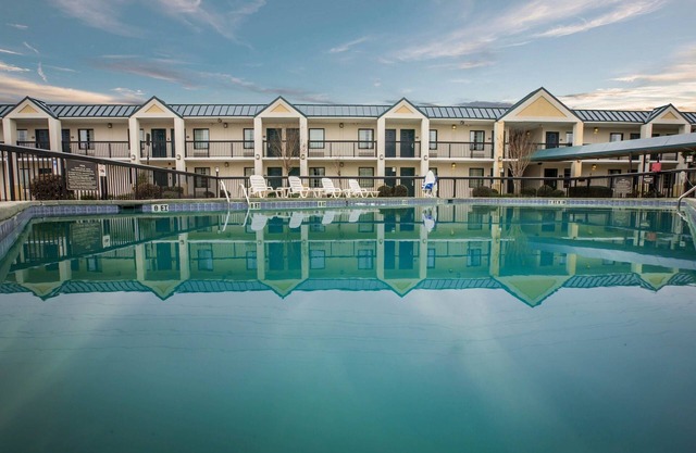 Quality Inn & Suites Hanes Mall