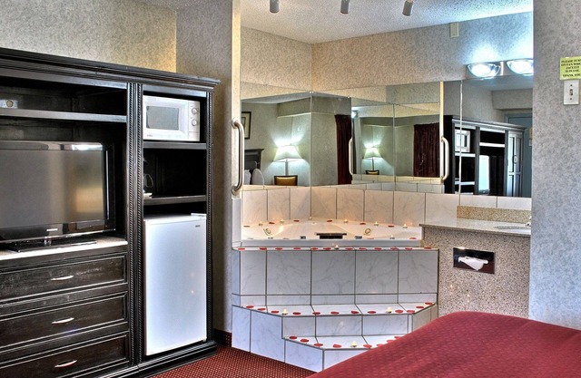 Quality Inn & Suites North