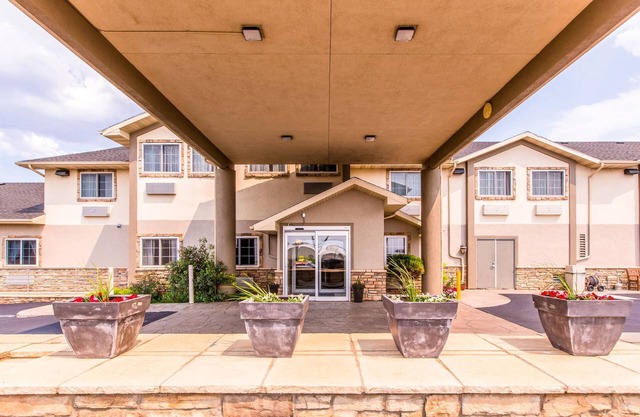 Quality Inn & Suites University