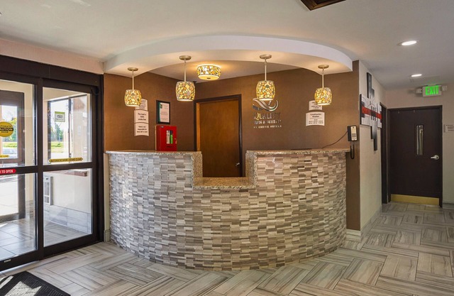 Quality Inn & Suites