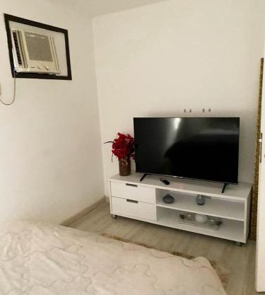 Quarto com suíte no Jardim Oceânico