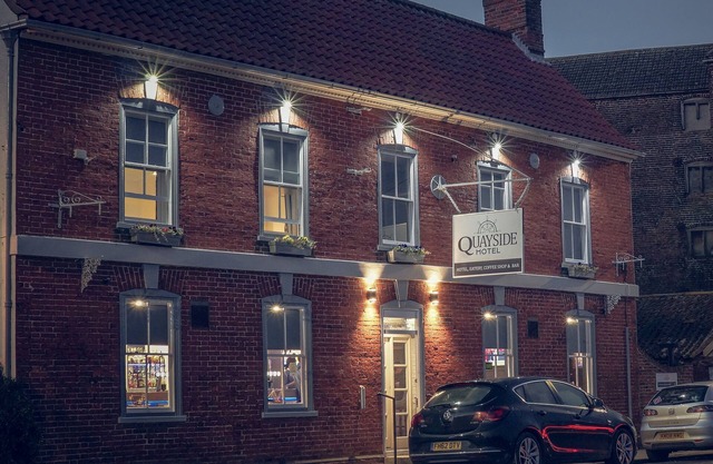 Quayside Hotel & Bar