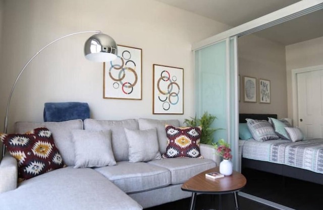 Queen Anne Retreat ★ 1 Block from CPA! ★ Free Parking!