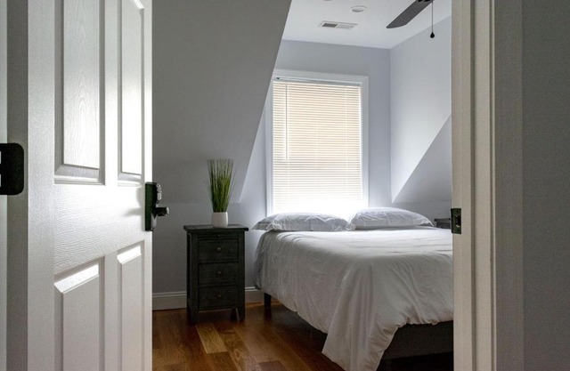 Queen Bed - Boston - RM 2