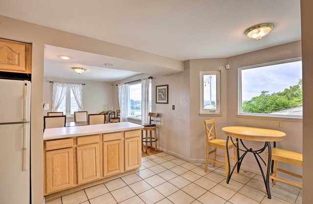 Queen City Home w/ Ohio River View - 3 Mi to Dtwn!