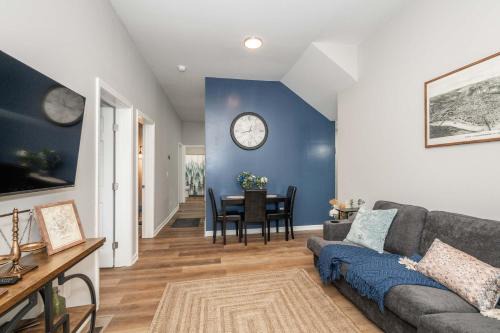Queen City Retreat 1 Cozy Home for 6 Near Attractions & Restaurants