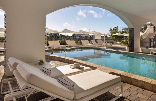 Queen/Queen Room with View and Balcony at The Hotel Zamora, Free Parking