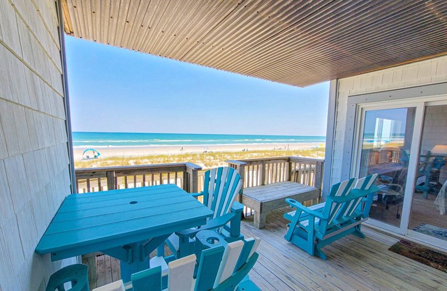 Queen's Grant A-102 - Condo au premier étage en bord de mer avec piscine communautaire, bain à remous, rampe de mise à l'eau et accès au quai!