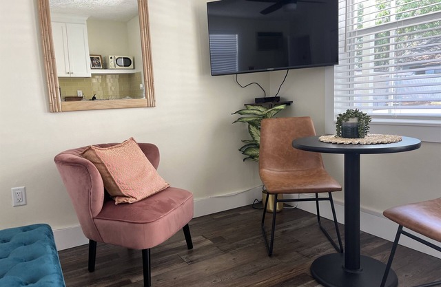 Queen Studio |Cozy Retreat in DT, Safety Harbor