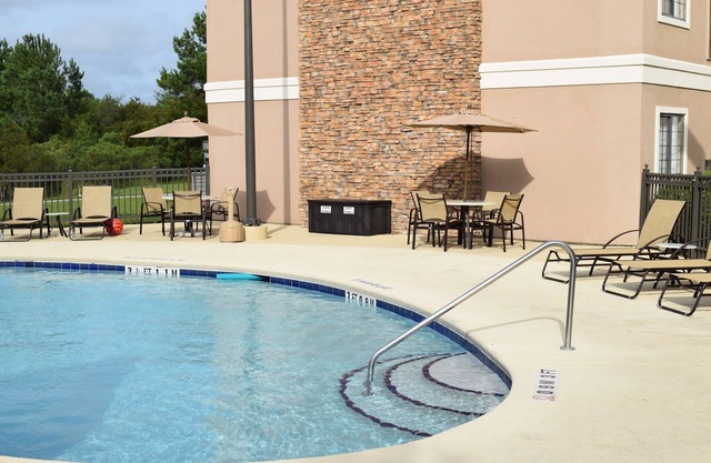 Studio Queen près de la promenade | Petit déjeuner chaud gratuit + accès à la piscine