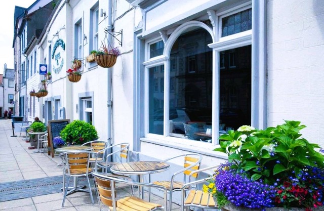 Queens Head Hotel