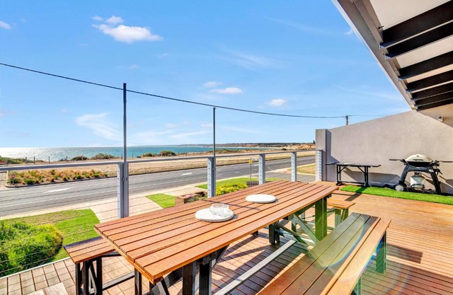 Queensland South - Aldinga Beach - C21 SouthCoast Holidays