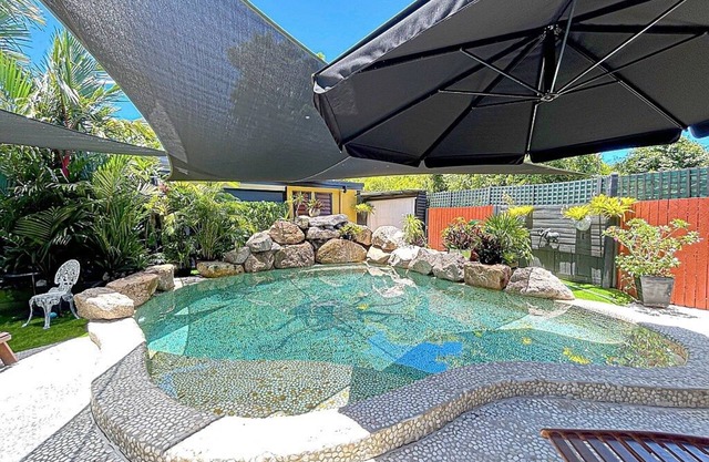 Queenslander house with plenty of space and very tropical.