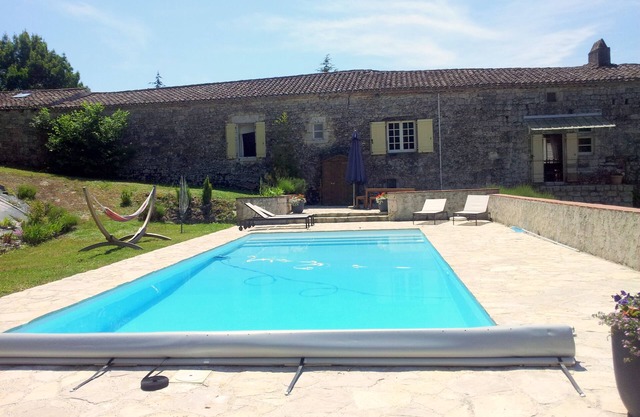 Maison en pierres du Quercy avec piscine privée