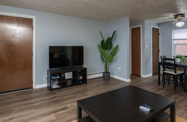 Quiet 1-Bedroom Apartment Minutes from Downtown Dayton