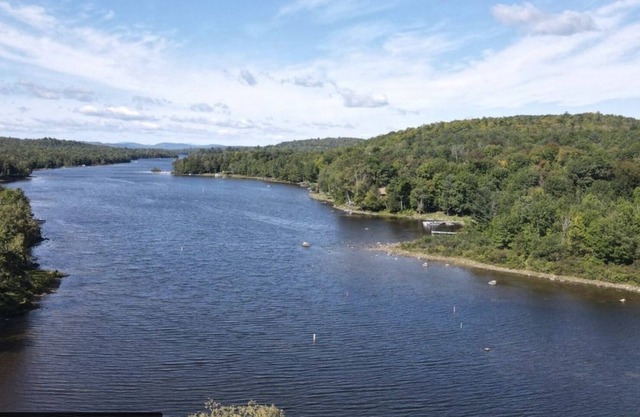 Quiet 2 bedroom condo on pristine Sebec Lake