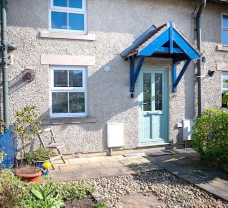 Quiet 2 Bedroomed Cottage, near the Lakes