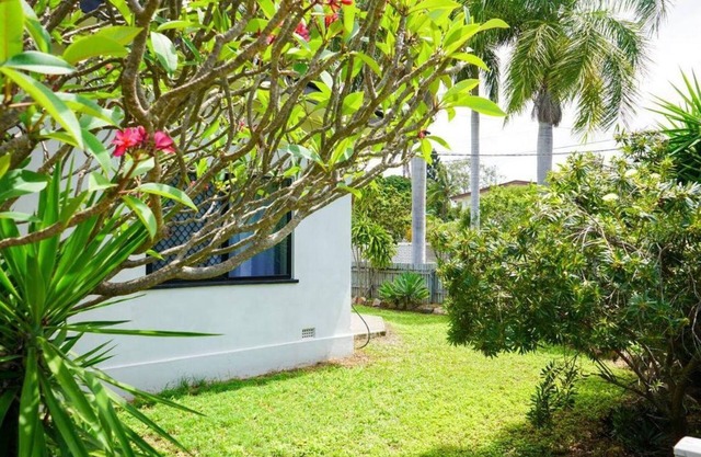Quiet 2BRM 1BATH apartment in Mundingburra
