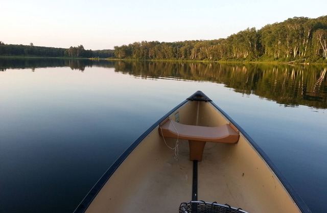 Calme 3 acres sur le lac de pêche DNR avec 200 'de rivage juste à l'extérieur de Longville