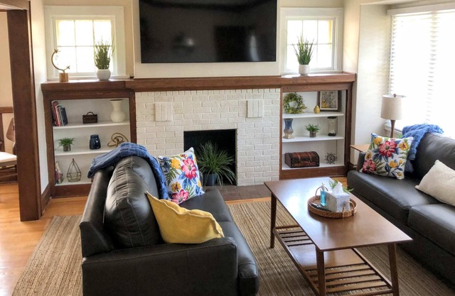 Quiet "3" Bedroom Home I Shorewood