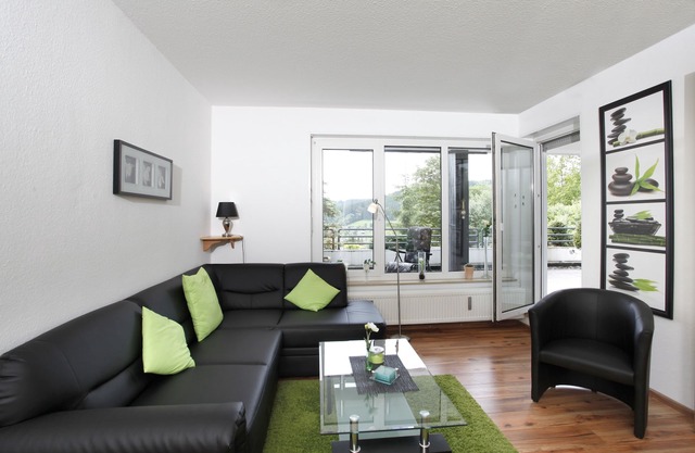 Apartamento tranquilo con hermosas vistas y una gran terraza en la azotea.