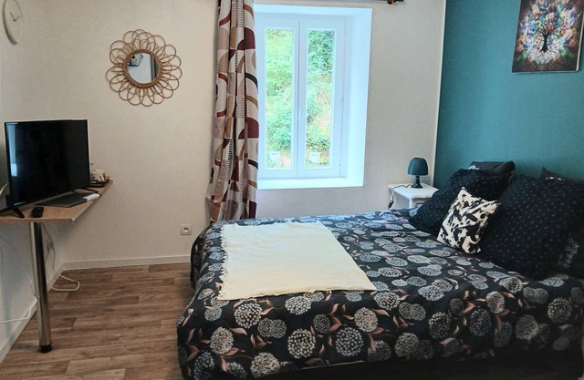 Chambre familiale 3 pers au calme, face à la forêt, idéale pour les familles