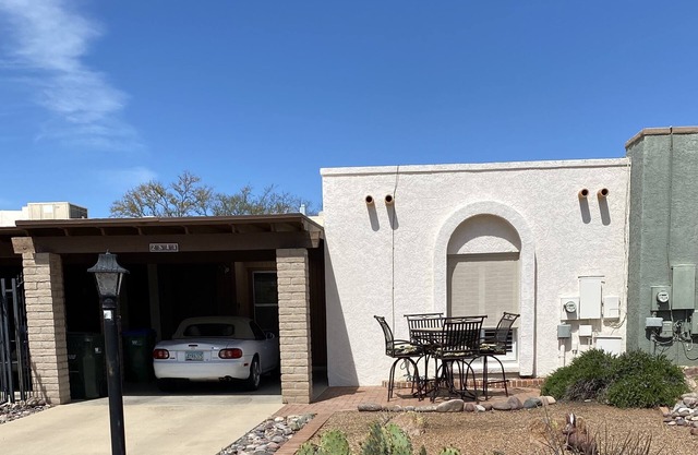 Disponible en décembre 2019, avril 2020 - 2 lits / 2 bains Desert Hills 2, animaux domestiques (chiens) bienvenus.