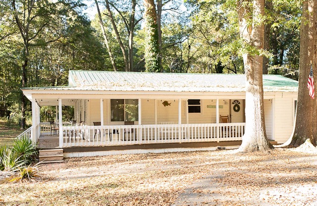 Quiet and Relaxing Neighborhood Great Location for Fun at Guntersville Lake