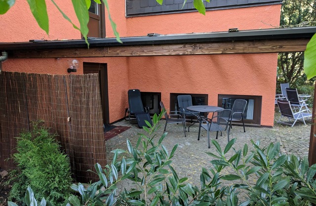 Appartement calme avec terrasse, jardin, billard, sauna