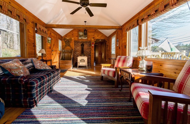 Quiet cabin near Mt Abram and Sunday River
