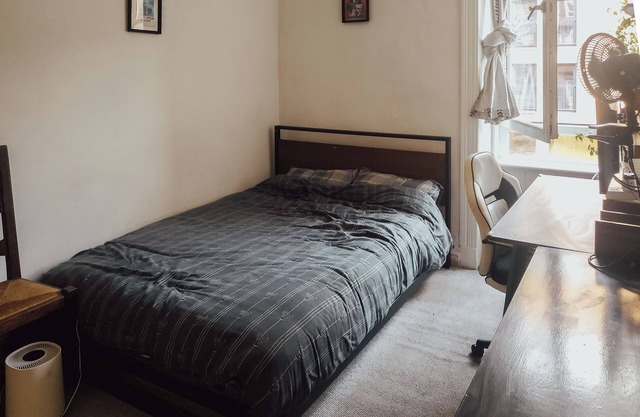 Quiet, Cosy One-bedroom Flat in a Fantastic Location, 15 Mins From Centre