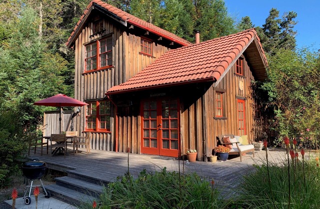 Cottage calme sur 5 acres à quelques minutes de Mendocino et de l'océan