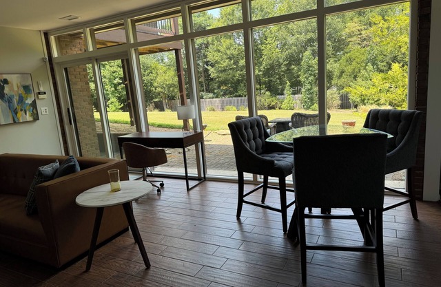Quiet, Cozy, Best Location in GVL!