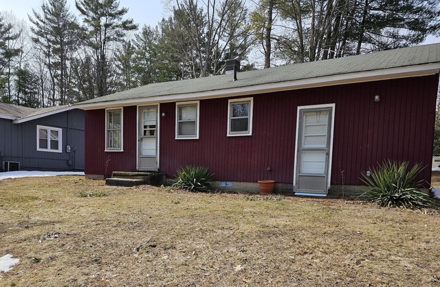 Quiet, cozy, cabin in the woods- welcome to tranquility. Come escape it all!