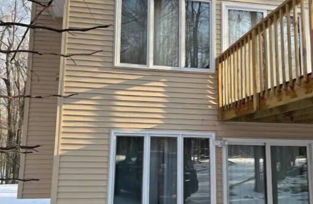 Quiet & Cozy Cabin In The Poconos Mountain