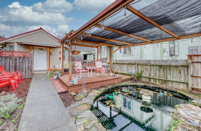 Chalet calme et confortable avec terrasse ensoleillée et barbecue - Près des séquoias et des plages!