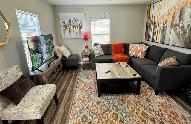 Quiet & Cozy in 3BR/2BA