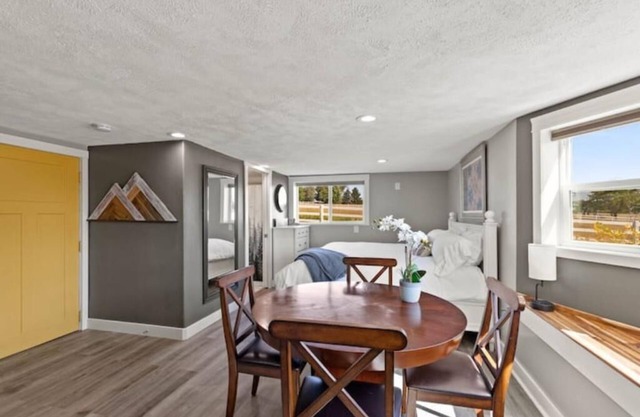 Quiet/Cozy Studio, Fire Pit, King bed, Views