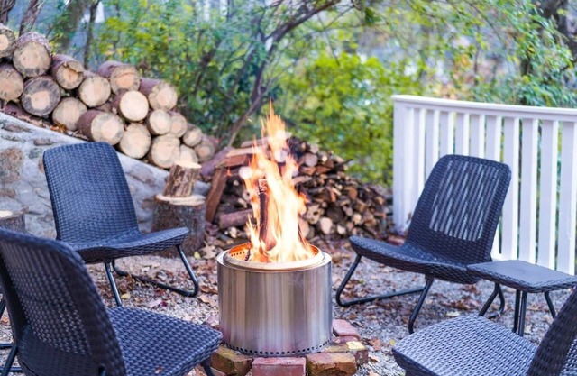 Quiet Delight w/ Firepit & Grill 5 Min to TN Aquarium