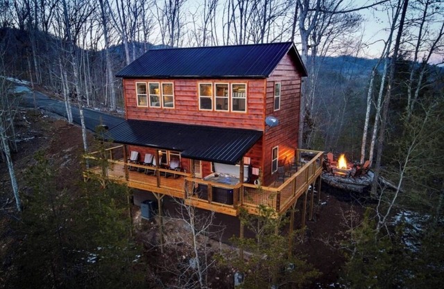 Quiet Family Cabin On Private Mountain Top-Awesome Location!